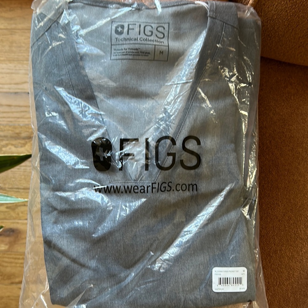 NWT still in packaging FIGS scrub top